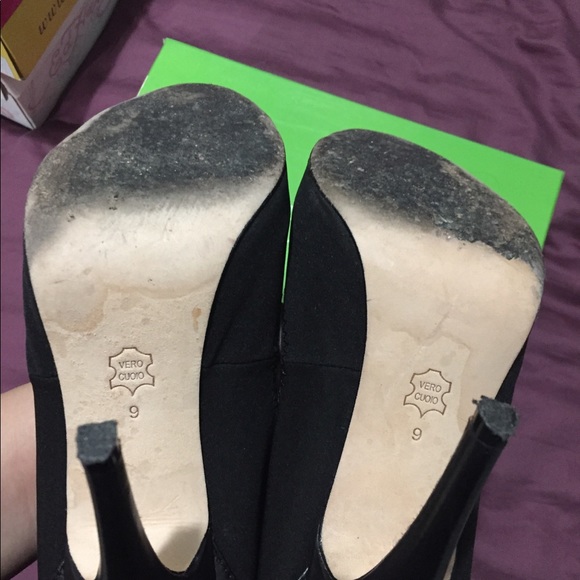 Heels - Picture 4 of 4